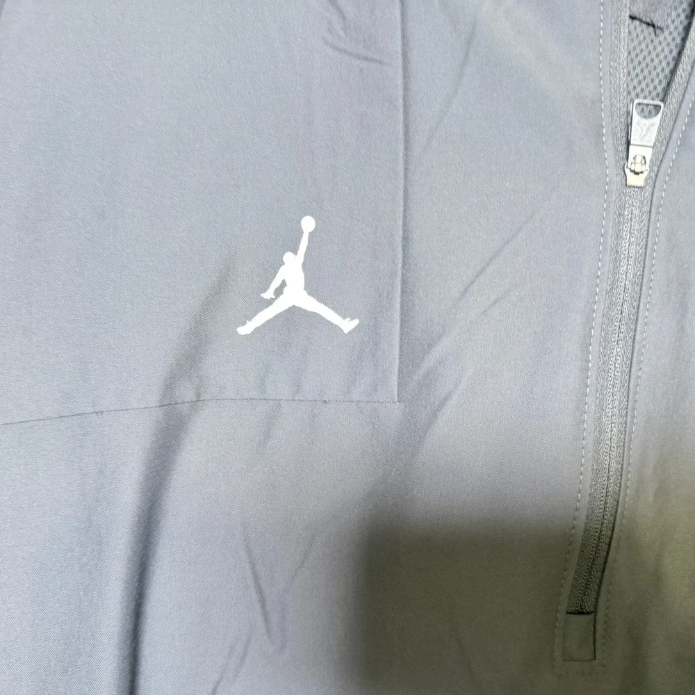 Jordan Essentials Mens Short Sleeve Windbreaker Grey Quarter Zip CV5858-060 L